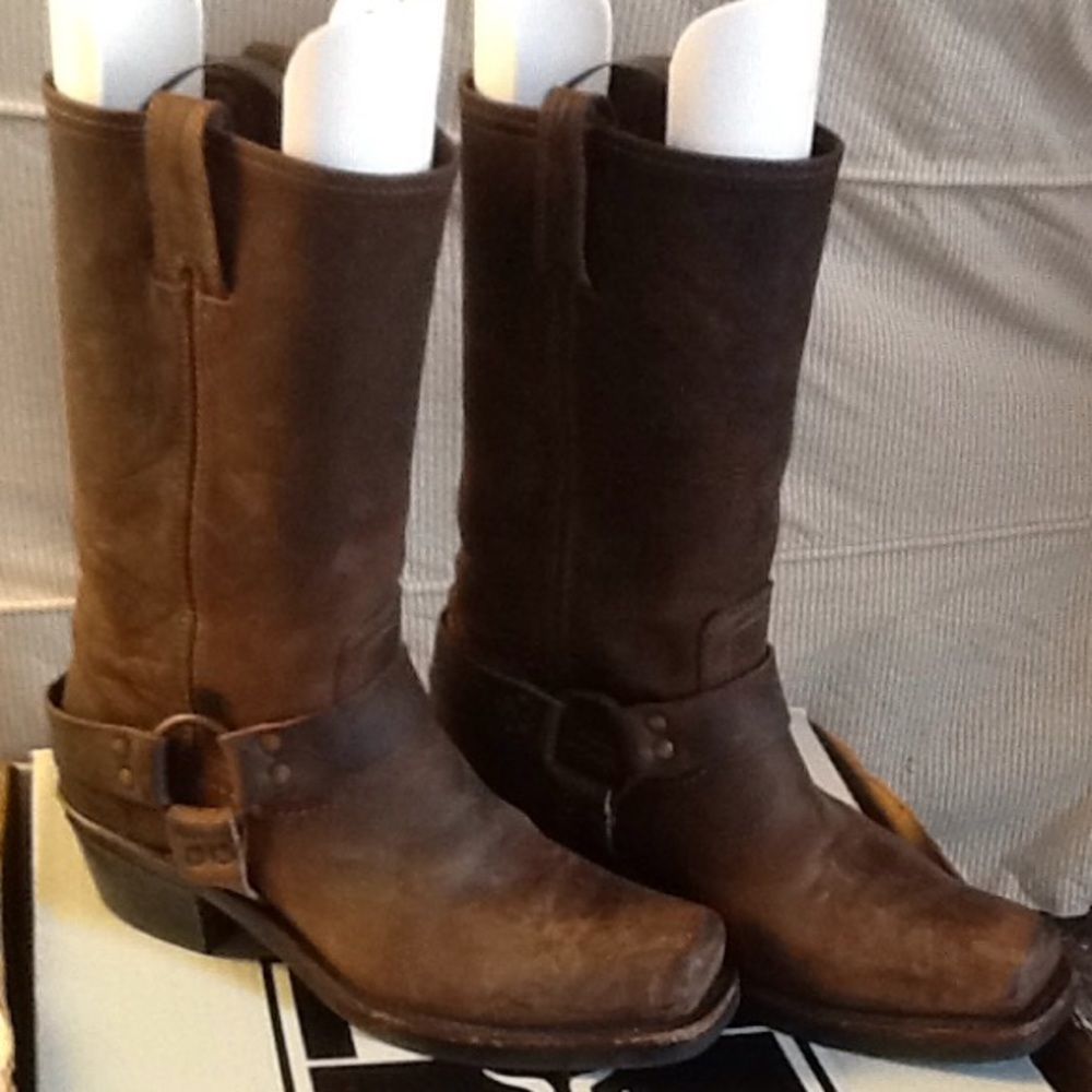 Frye women's Harness 12R